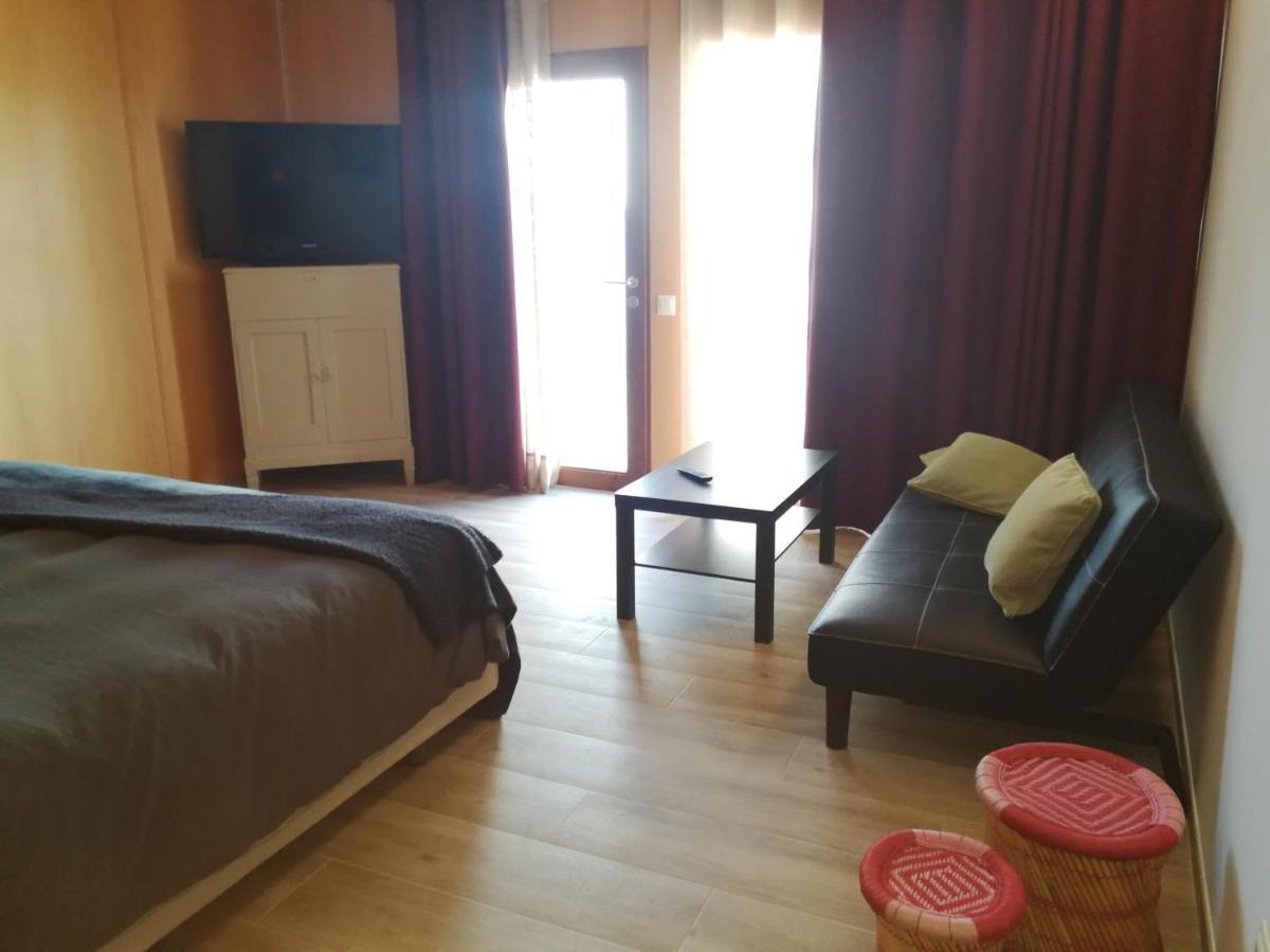 Hotel Rural Cal Ruget Vilobi Del Penedes Exterior photo